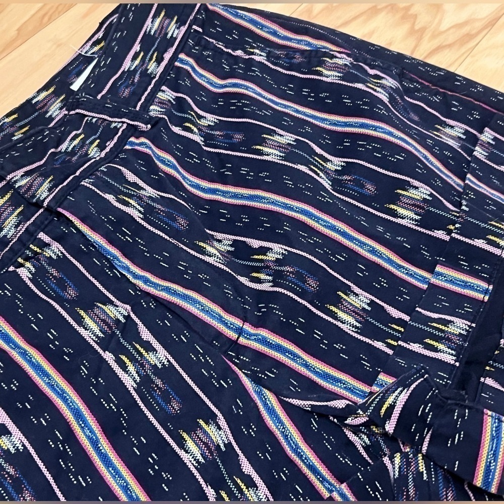 2 for $10 | Navy Blue Gap City Shorts Size 6 Southwest Print - Picture 2 of 7